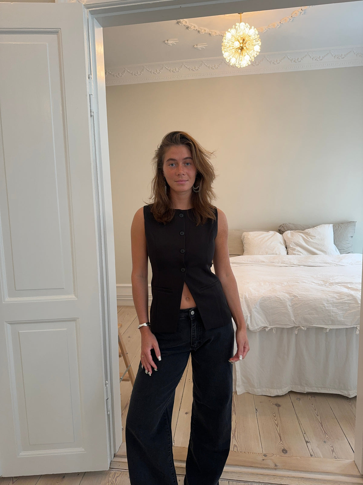 Annika vest with buttons - Black