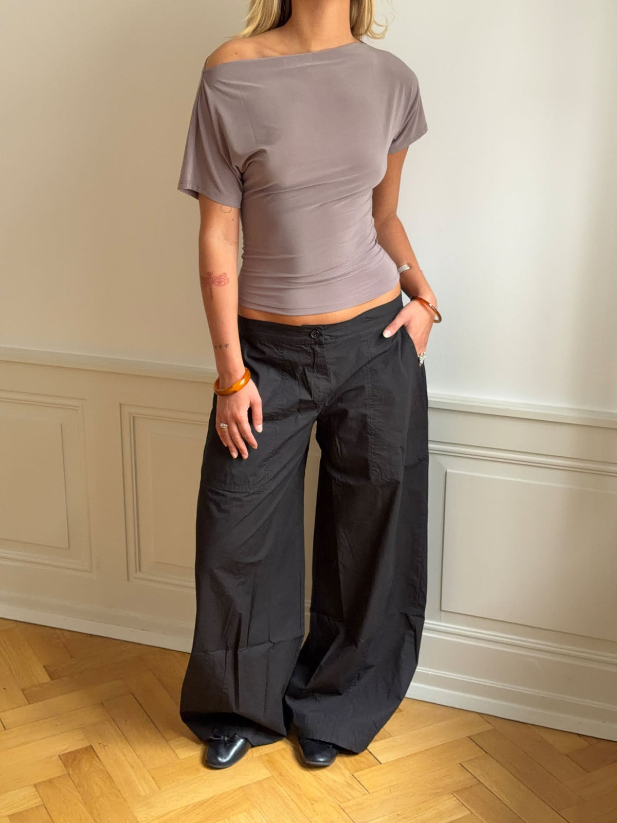 Florine fitted t-shirt – Taupe