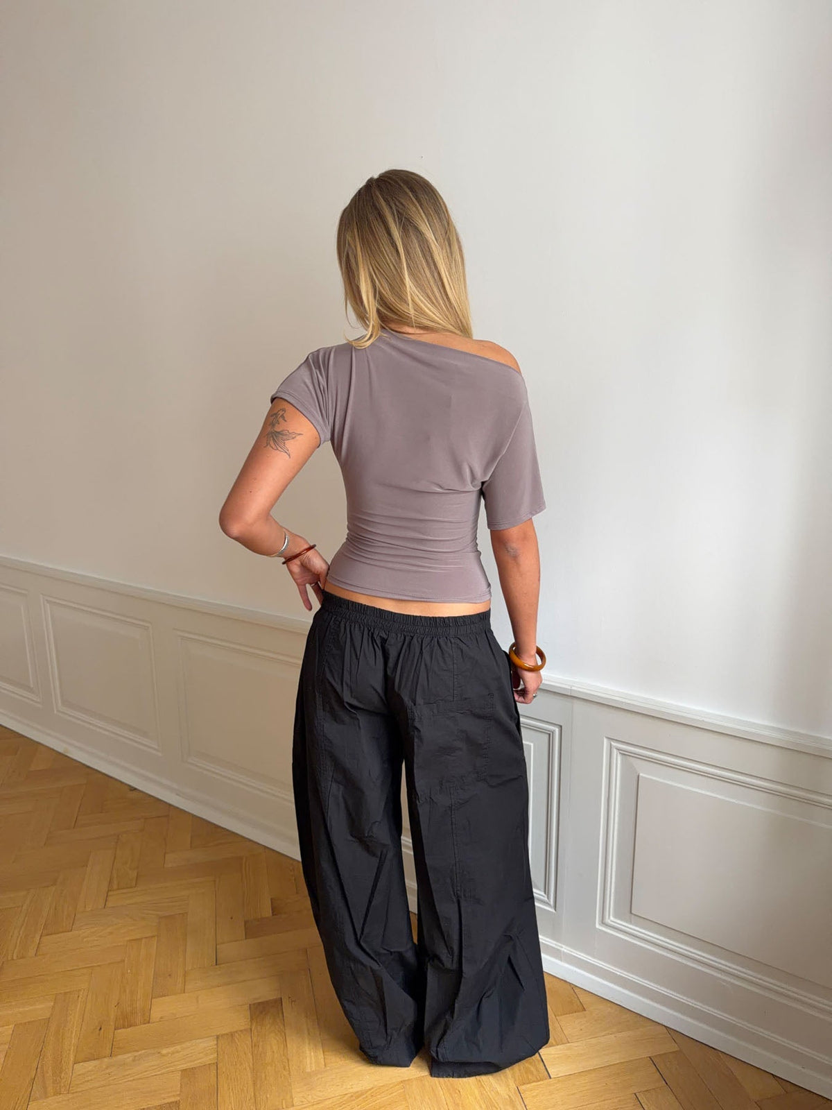 Florine fitted t-shirt – Taupe